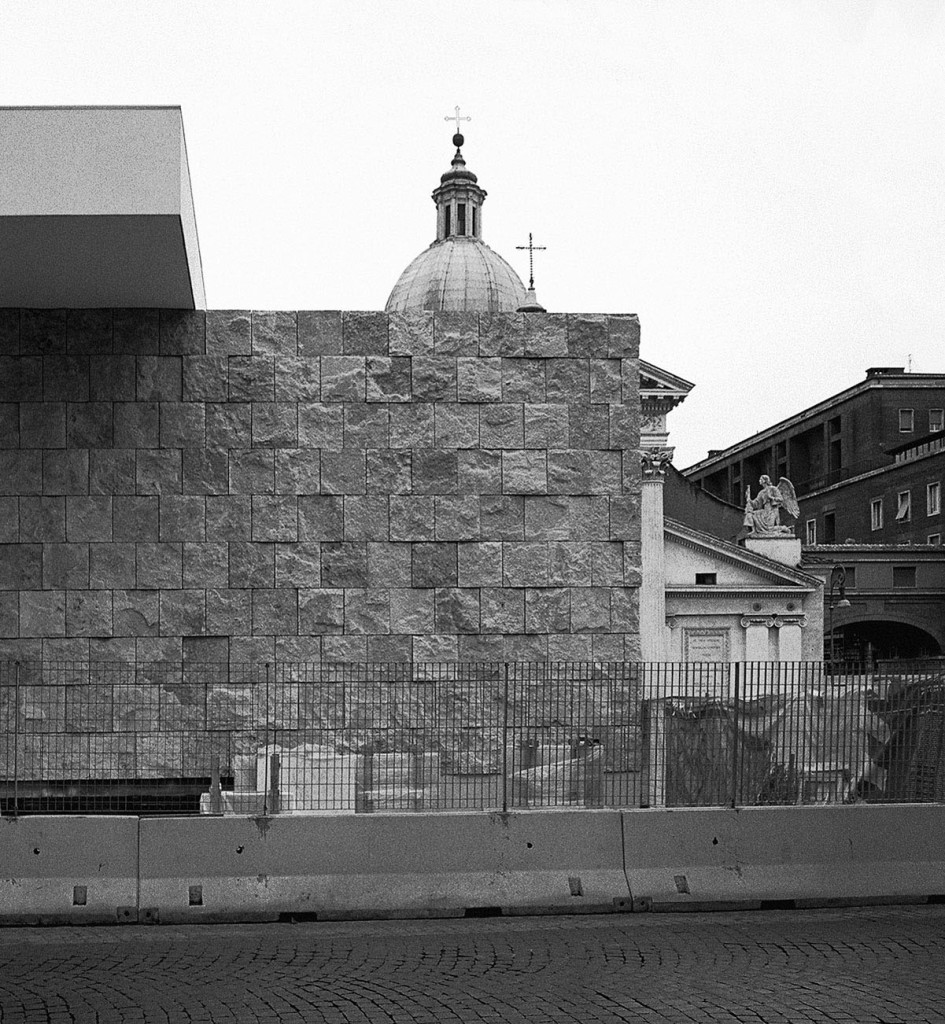Ara Pacis a Roma arch.  Richard Meier